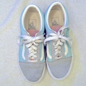 Women’s platform vans multicolored, size 7.